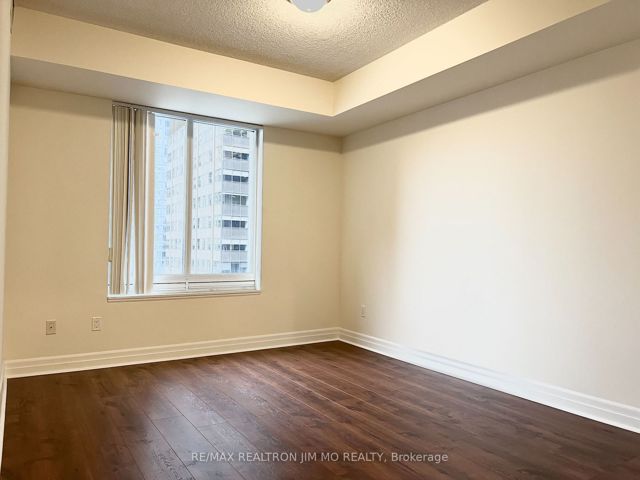 1602 - 35 Balmuto St