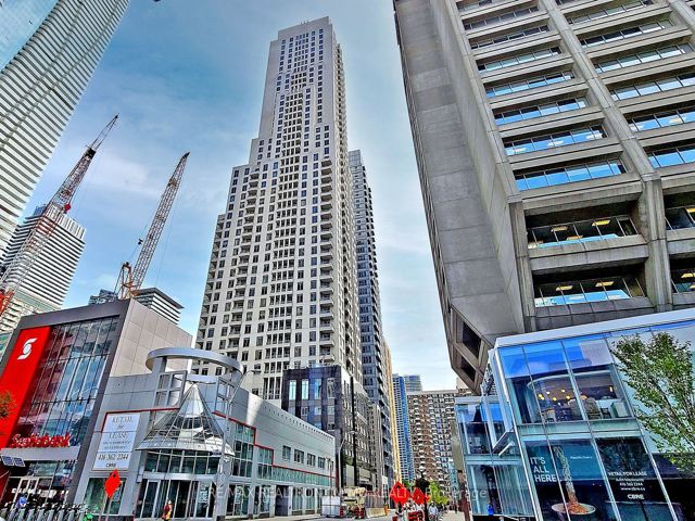 1602 - 35 Balmuto St