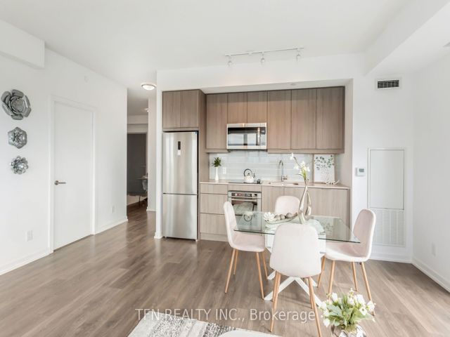 1105 - 36 Forest Manor Rd