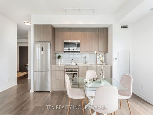 1105 - 36 Forest Manor Rd