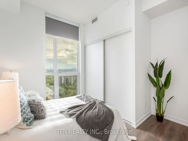 1105 - 36 Forest Manor Rd