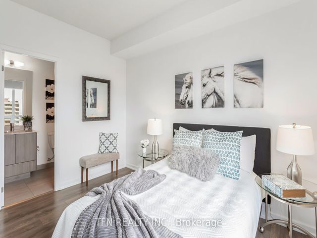1105 - 36 Forest Manor Rd