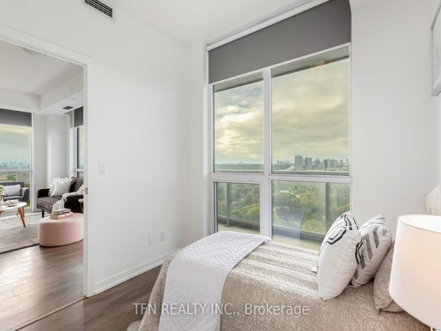 1105 - 36 Forest Manor Rd