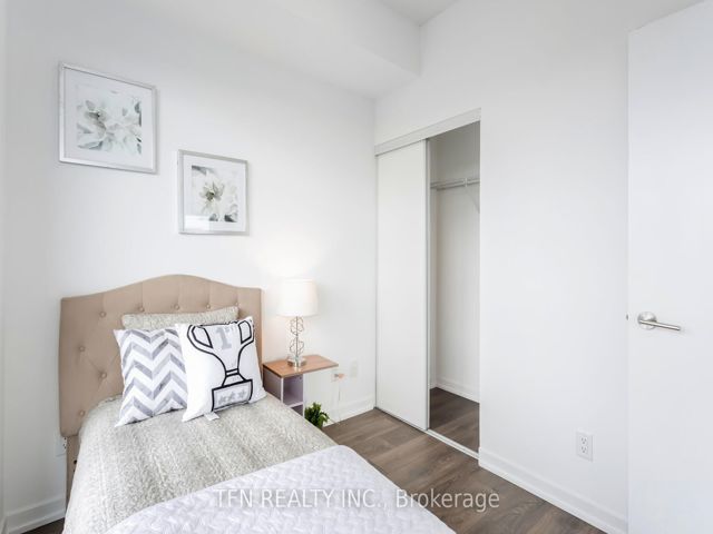 1105 - 36 Forest Manor Rd