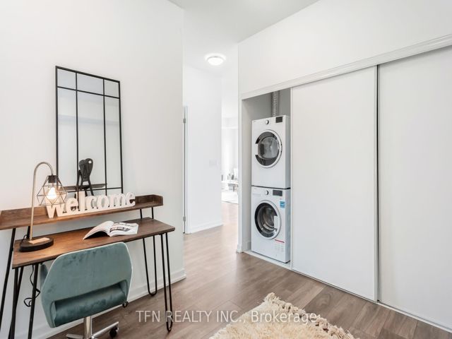 1105 - 36 Forest Manor Rd