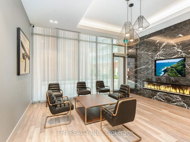 1105 - 36 Forest Manor Rd