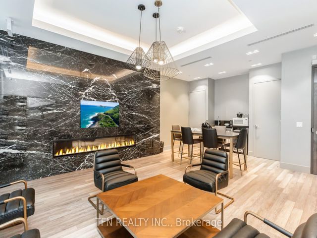 1105 - 36 Forest Manor Rd