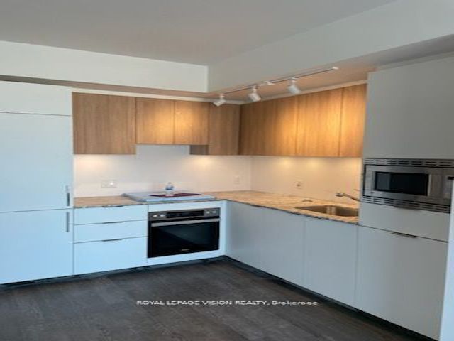 1307 - 50 O'neill Rd
