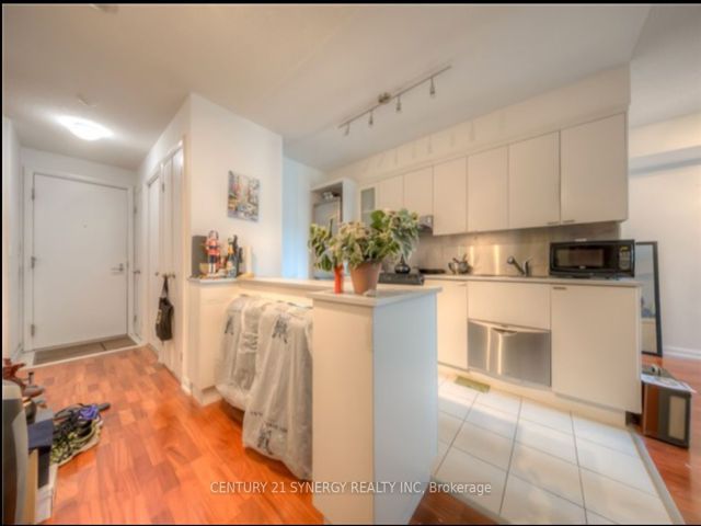1053 - 111 Elizabeth St
