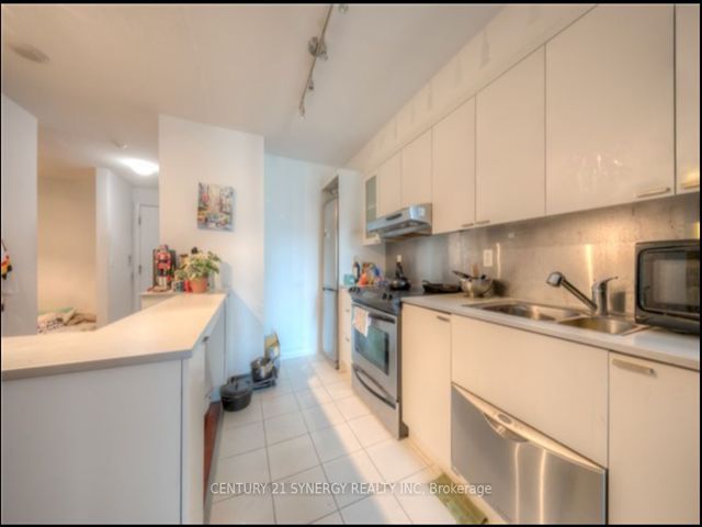 1053 - 111 Elizabeth St