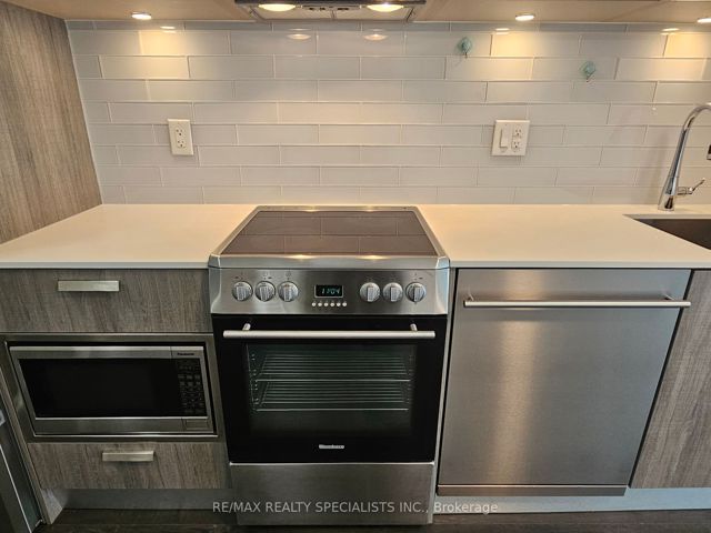 3007 - 50 Charles St E