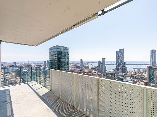 3902 - 20 Lombard St