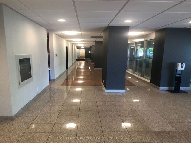 211 - 5940 Yonge St