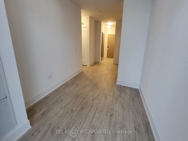 1006 - 10 Inn On The Park Dr
