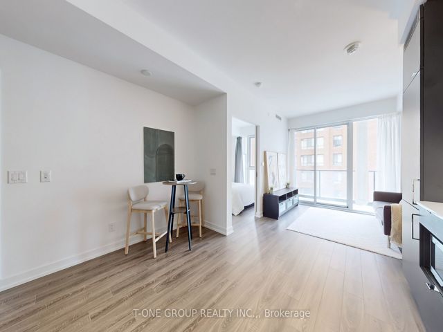 1712 - 20 Edward St