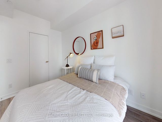 1712 - 20 Edward St