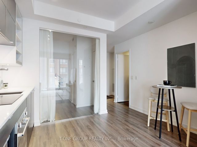 1712 - 20 Edward St