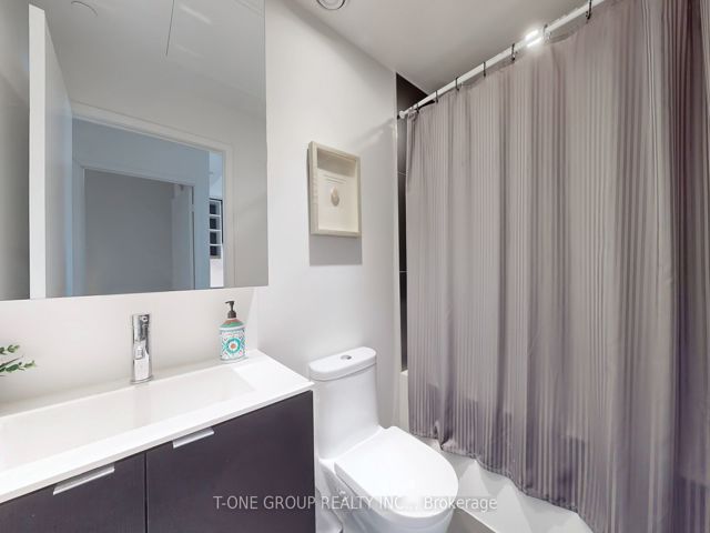 1712 - 20 Edward St