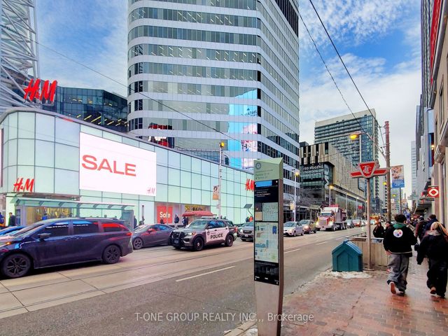 1712 - 20 Edward St