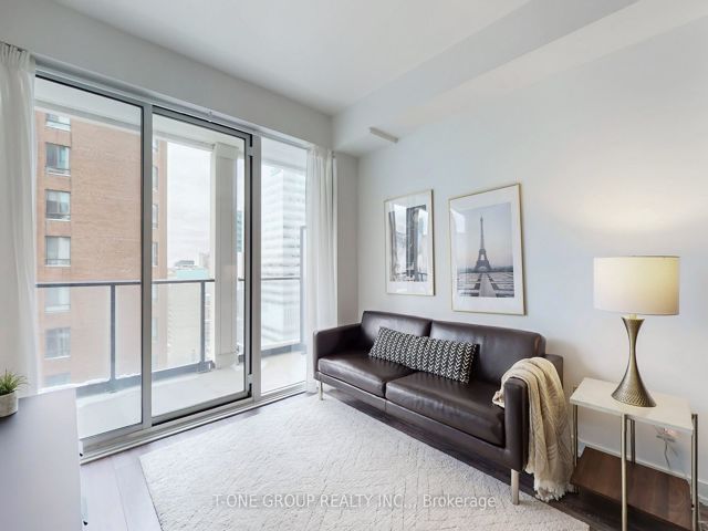 1712 - 20 Edward St