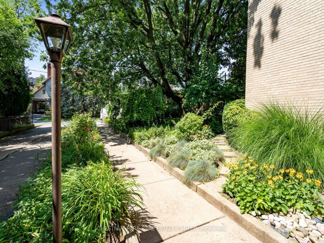 103 - 31 Rosedale Rd