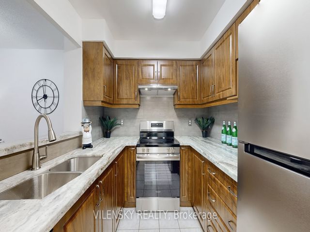 207 - 29 Pemberton Ave