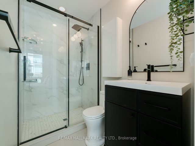 1210 - 205 Frederick St