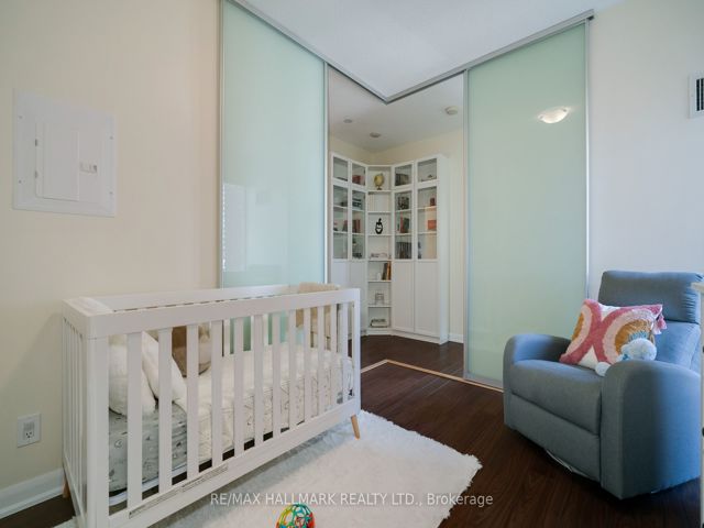1210 - 205 Frederick St