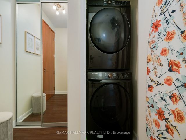 1210 - 205 Frederick St