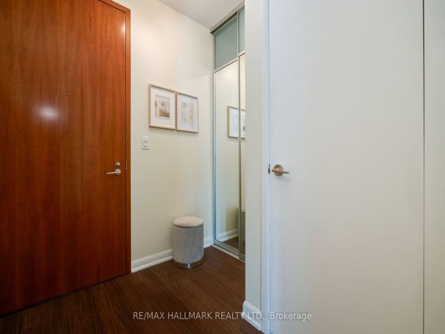 1210 - 205 Frederick St