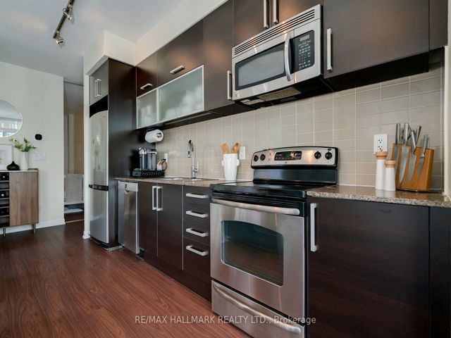 1210 - 205 Frederick St
