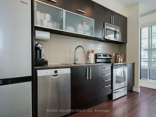 1210 - 205 Frederick St