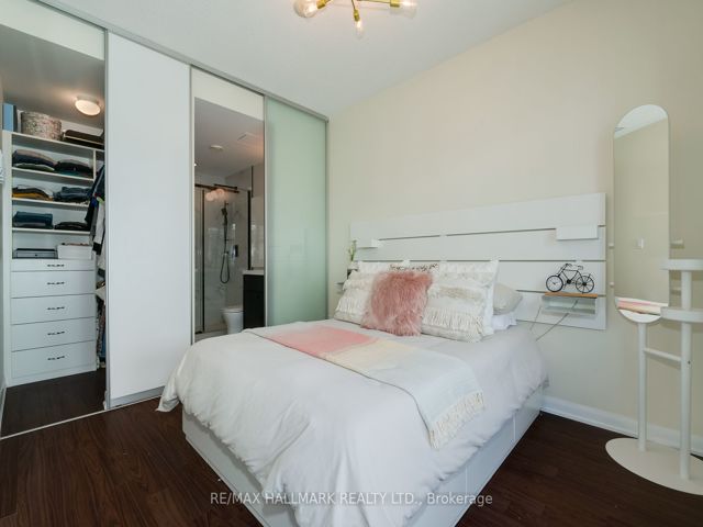 1210 - 205 Frederick St