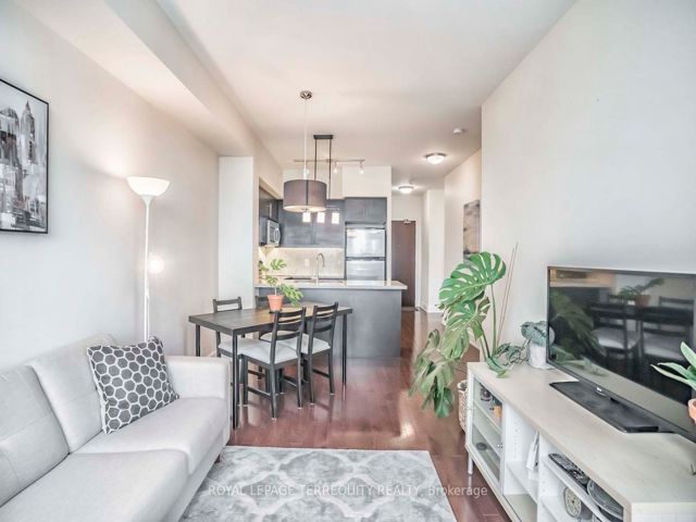 607 - 676 Sheppard Ave E