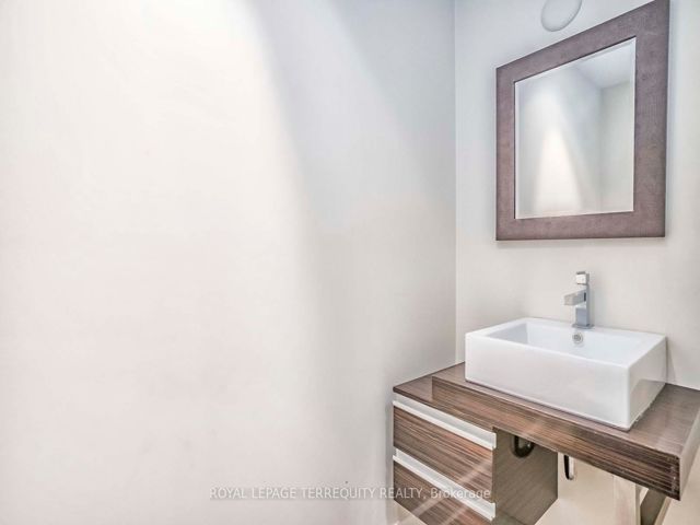 607 - 676 Sheppard Ave E