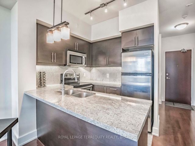607 - 676 Sheppard Ave E
