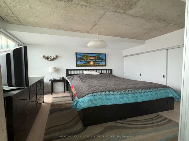 1408 - 318 King St S