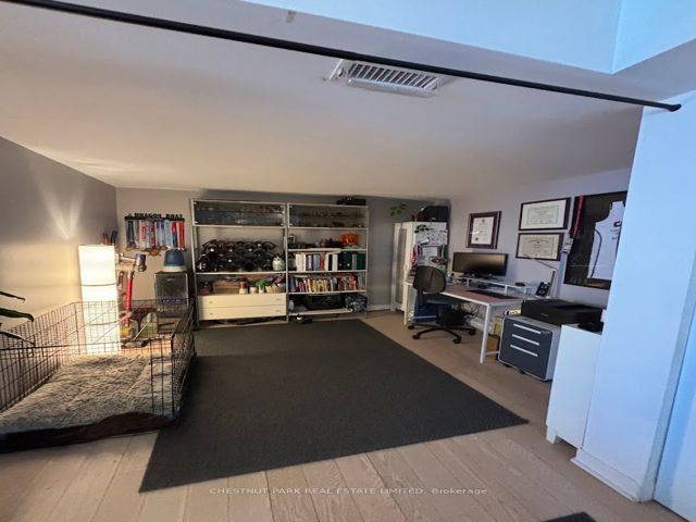 1408 - 318 King St S