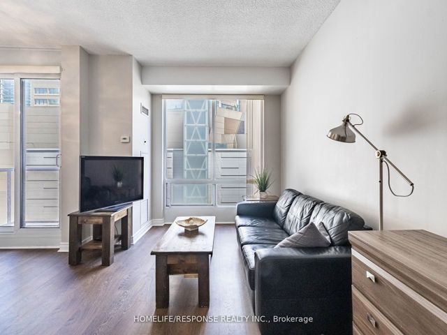 802 - 85 Bloor St E