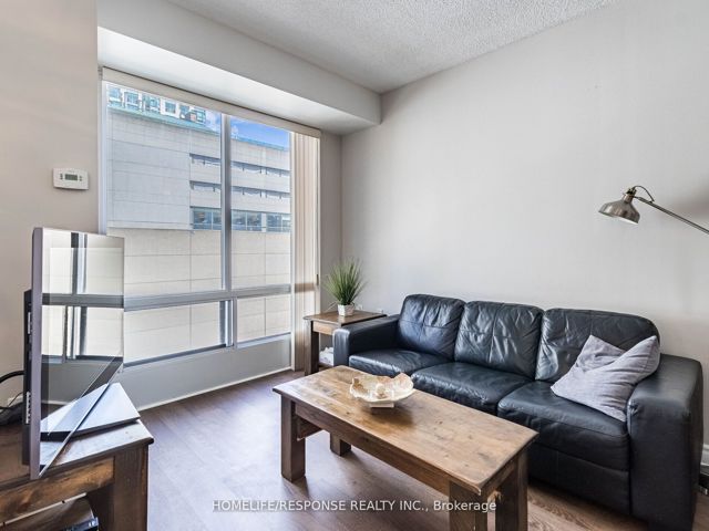 802 - 85 Bloor St E