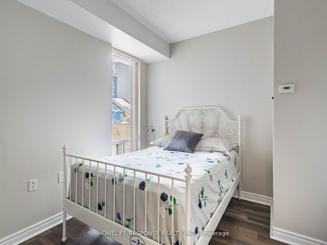 802 - 85 Bloor St E