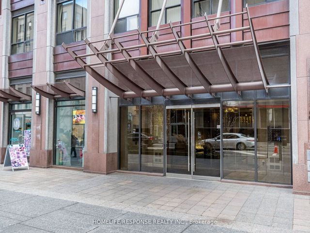 802 - 85 Bloor St E