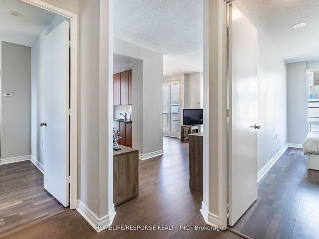 802 - 85 Bloor St E