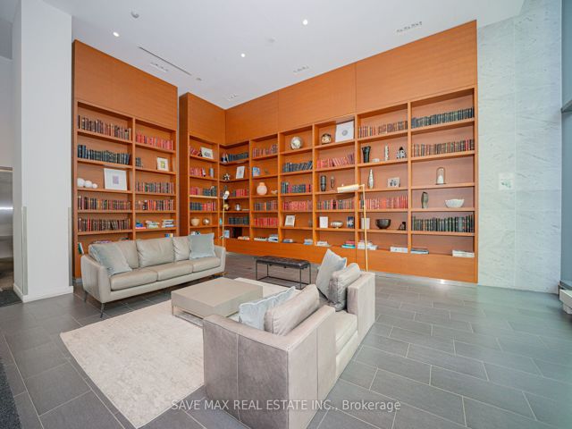 407 - 170 Fort York Blvd
