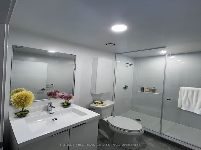 1804 - 50 O'neill Rd E