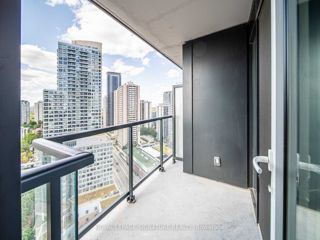 1011 - 159 Wellesley St E