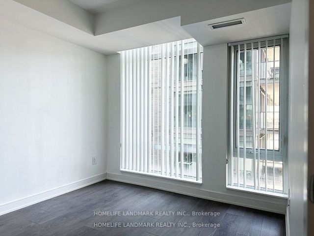 728 - 525 Adelaide St W