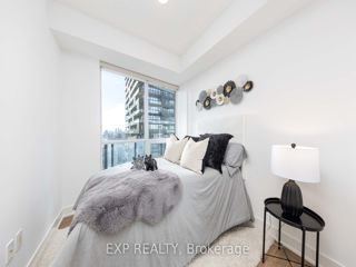 2002 - 30 Roehampton Ave