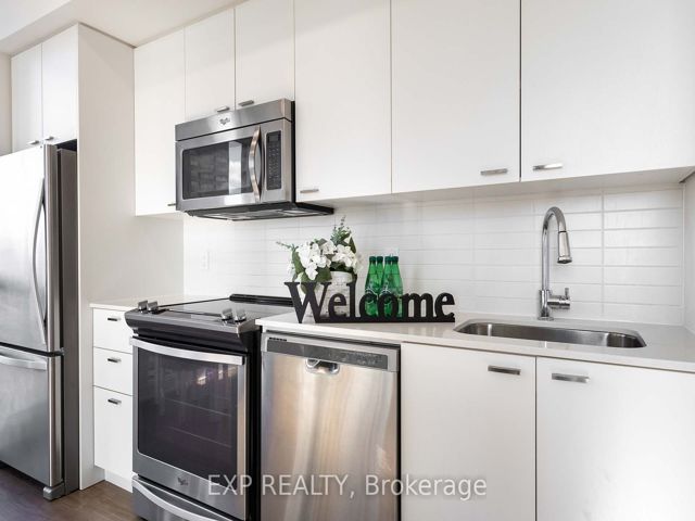 2002 - 30 Roehampton Ave