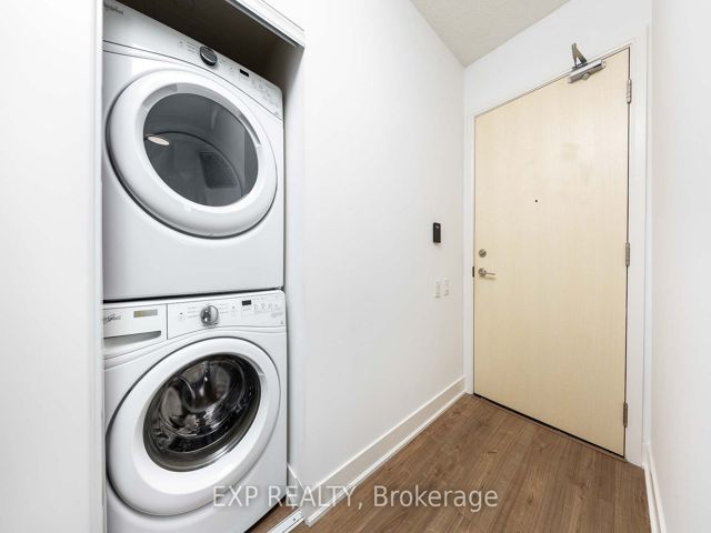 2002 - 30 Roehampton Ave